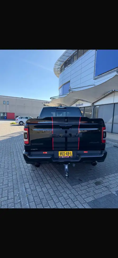 Dodge RAM 1500 Laramie Zwart - 2