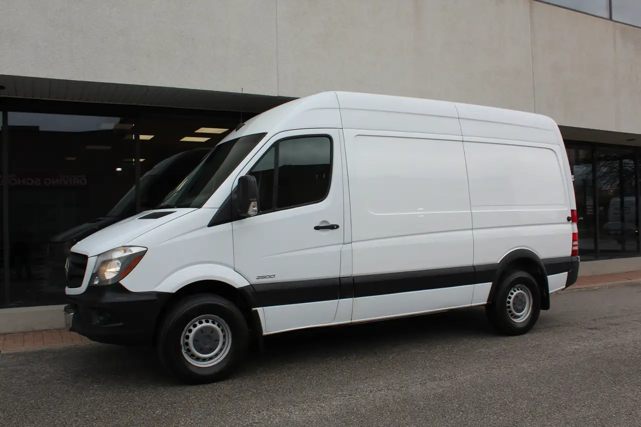 Mercedes-Benz Sprinter снимка Mercedes-Benz Sprinter