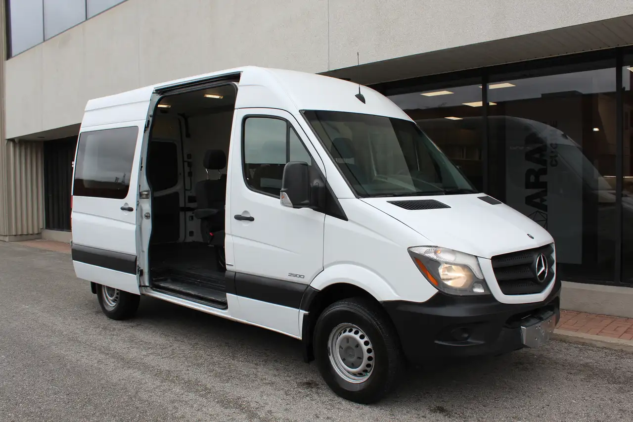 Mercedes-Benz Sprinter снимка Mercedes-Benz Sprinter