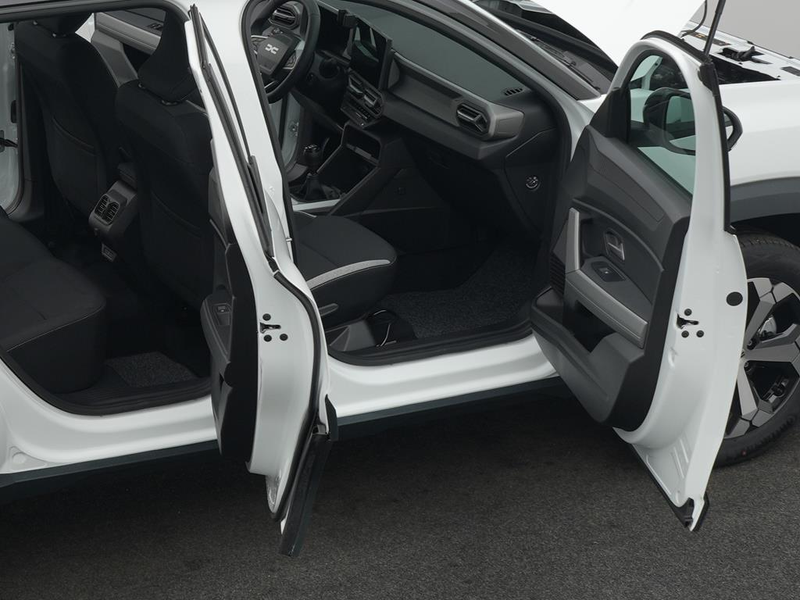 Dacia Bigster Journey mild hybrid 140 — photo 10
