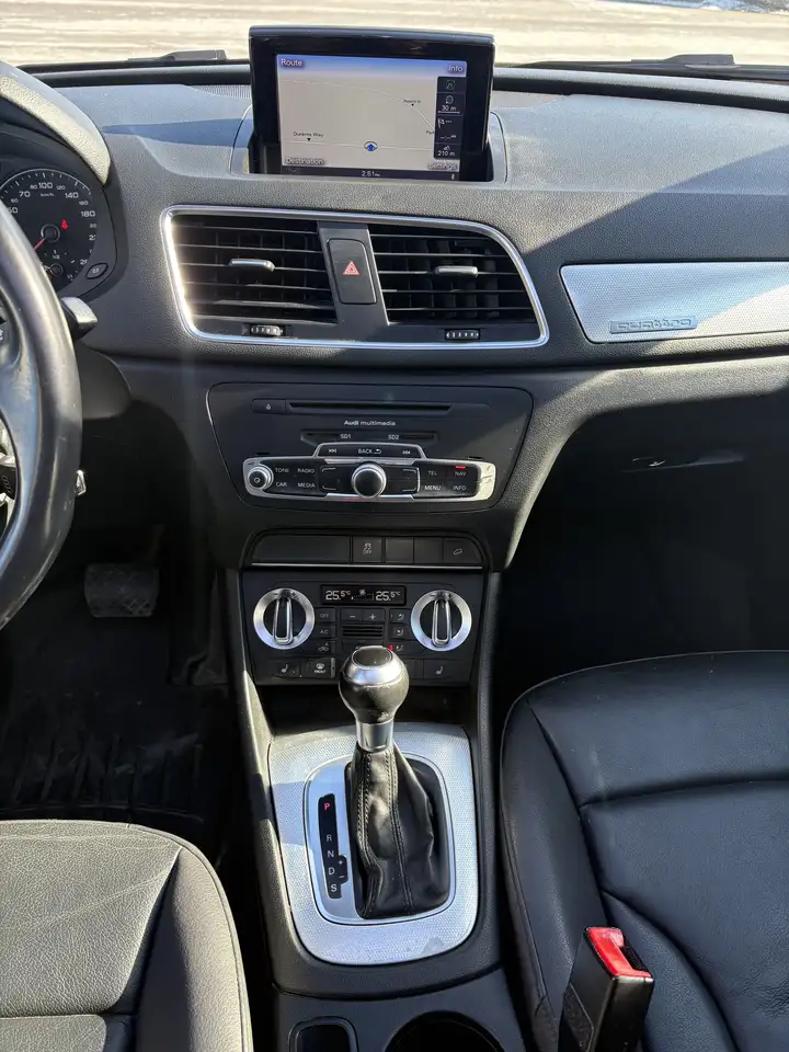 Audi Q3 снимка Audi Q3