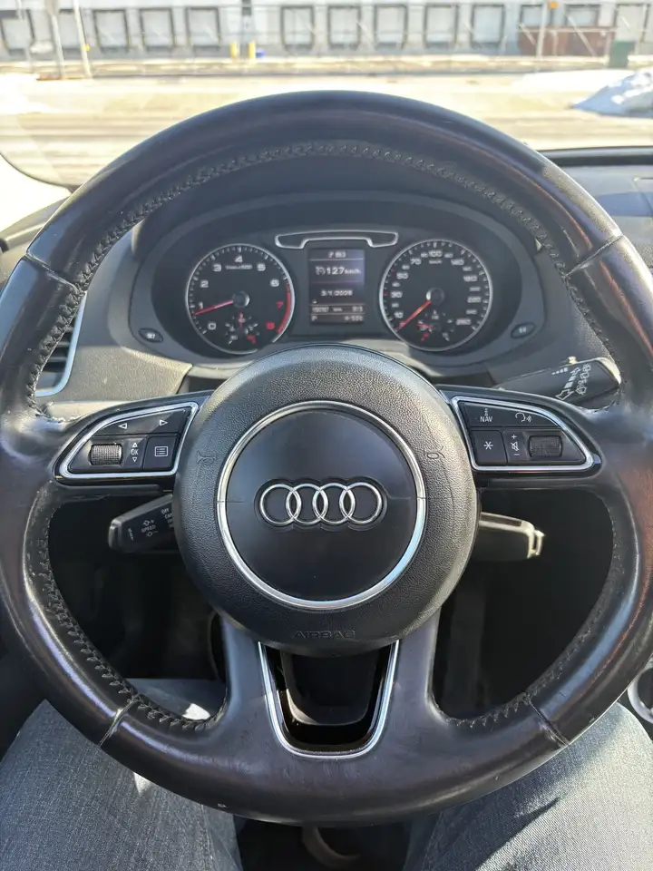Audi Q3 снимка Audi Q3