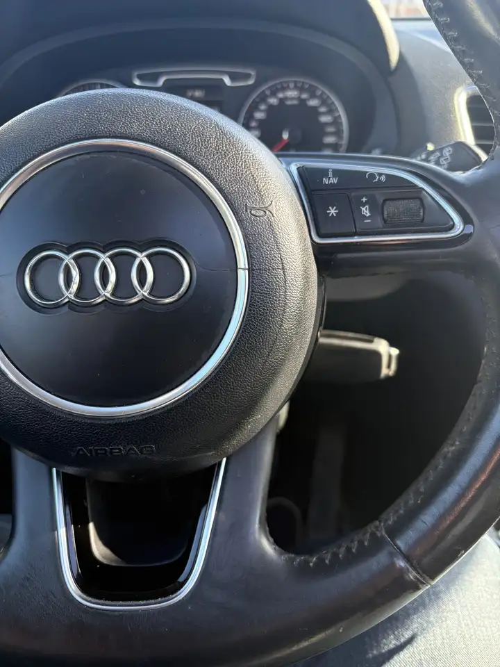 Audi Q3 снимка Audi Q3