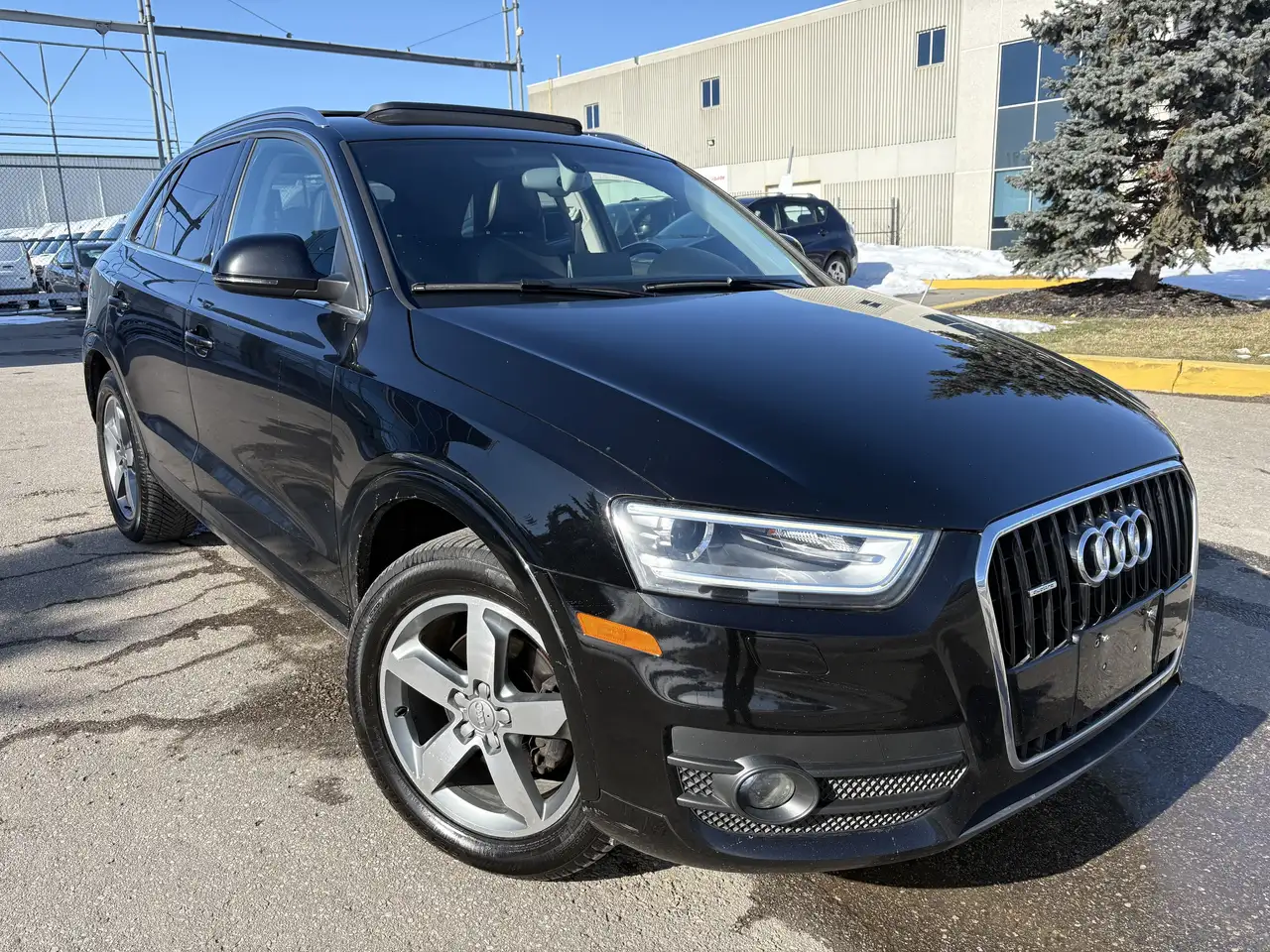 Audi Q3 снимка Audi Q3