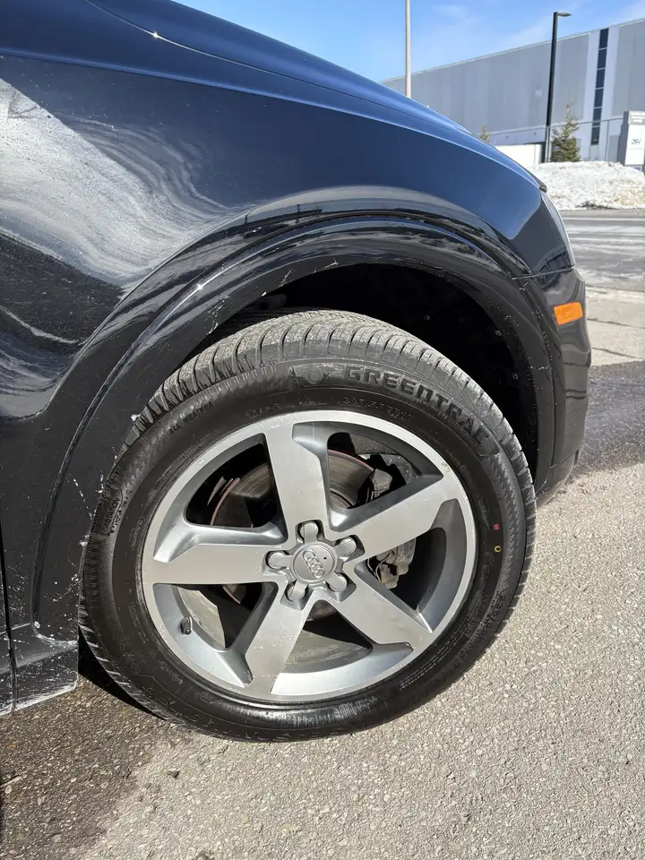 Audi Q3 снимка Audi Q3