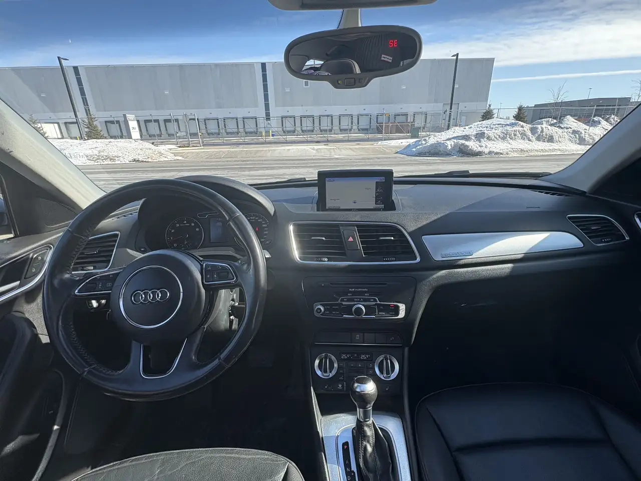 Audi Q3 снимка Audi Q3