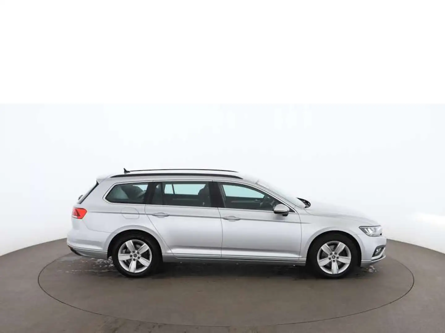 Volkswagen Passat Variant 2.0 TDI Business Aut LED AHK NAVI Silber - 2