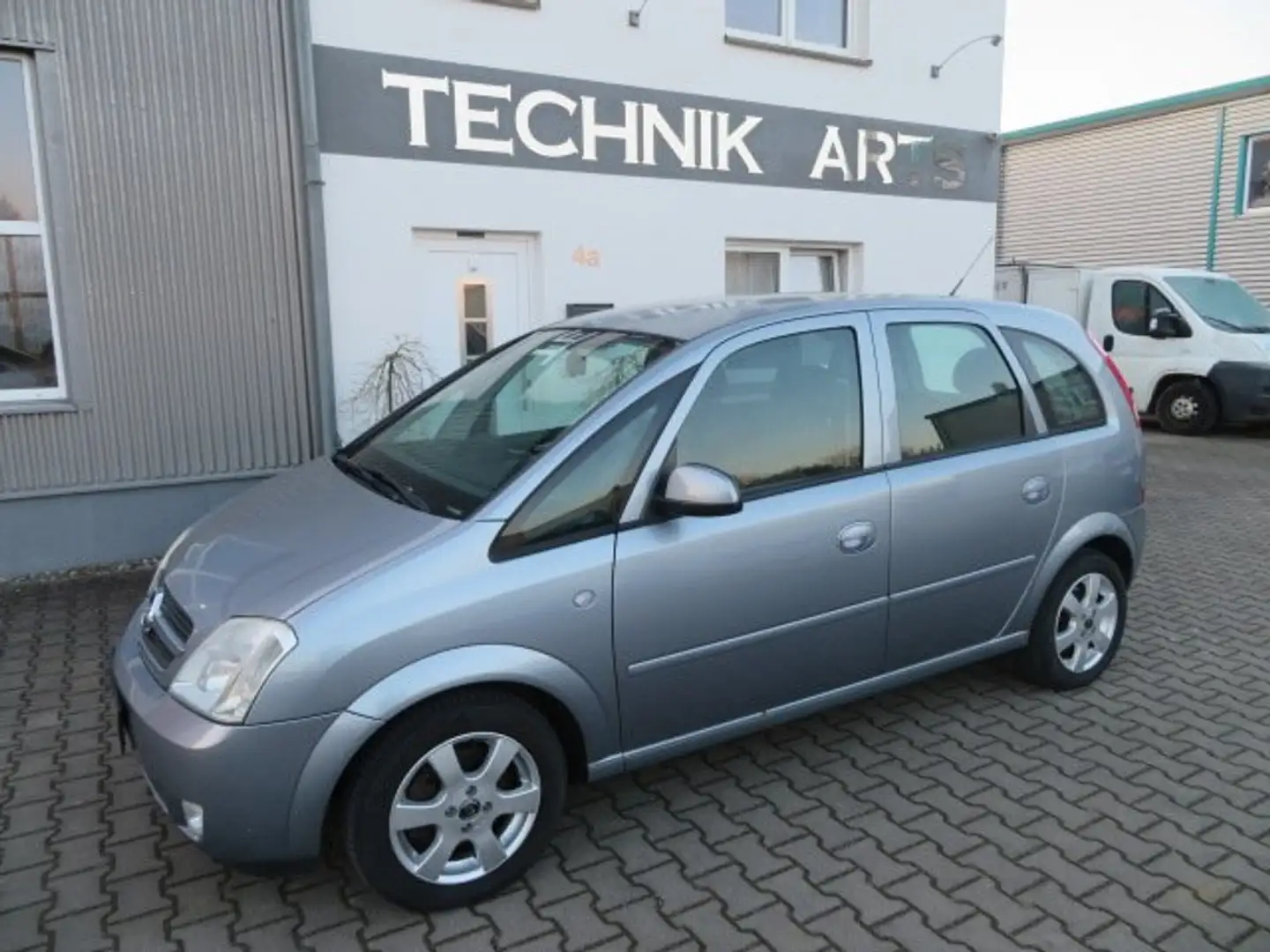 Opel Meriva Meriva 1.6 16V TÜV bis 12/26 KD neu Gris - 1