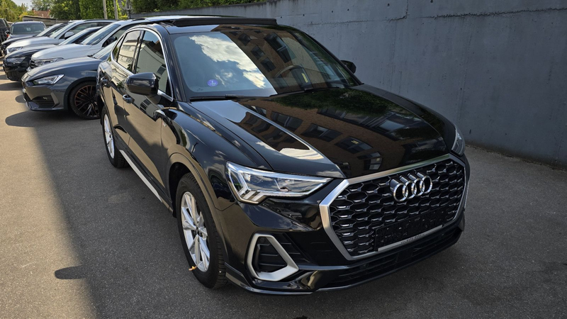 Audi Q3 45 TFSI e S tronic 3x S-Line Pano/Virtual/ACC — photo 2