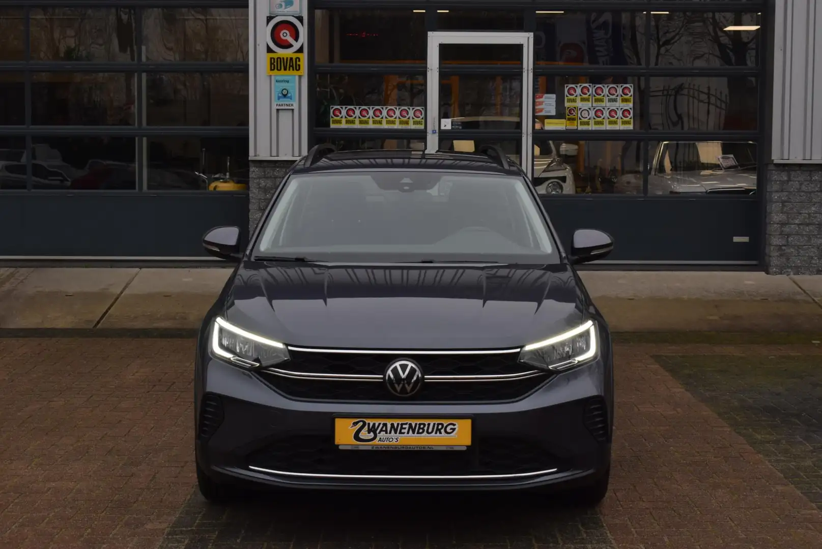 Volkswagen Taigo 1.0 TSI Life Virtueel Cockpit, NAVI/CARPLAY, Airco Grijs - 2
