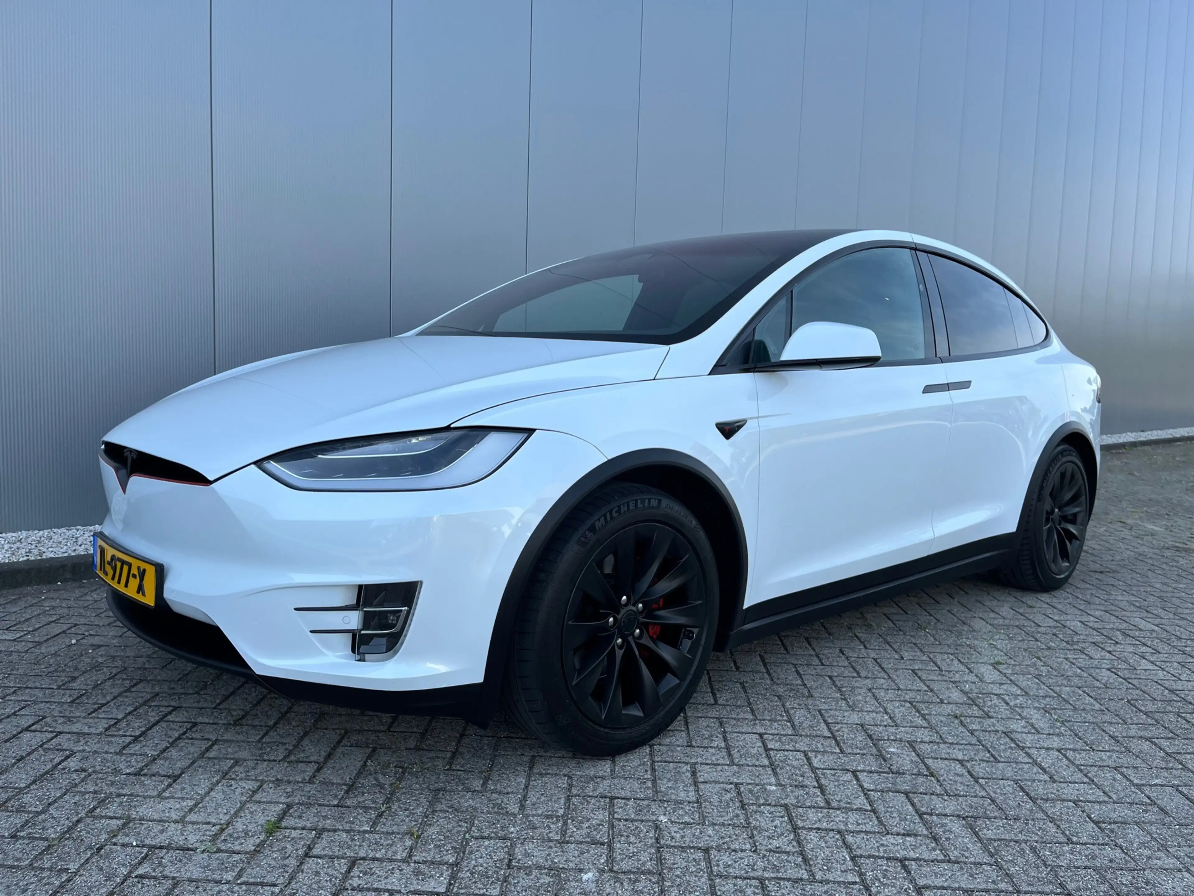 Tesla Model X 75D 7p AWD/ SOH 87% — photo 2