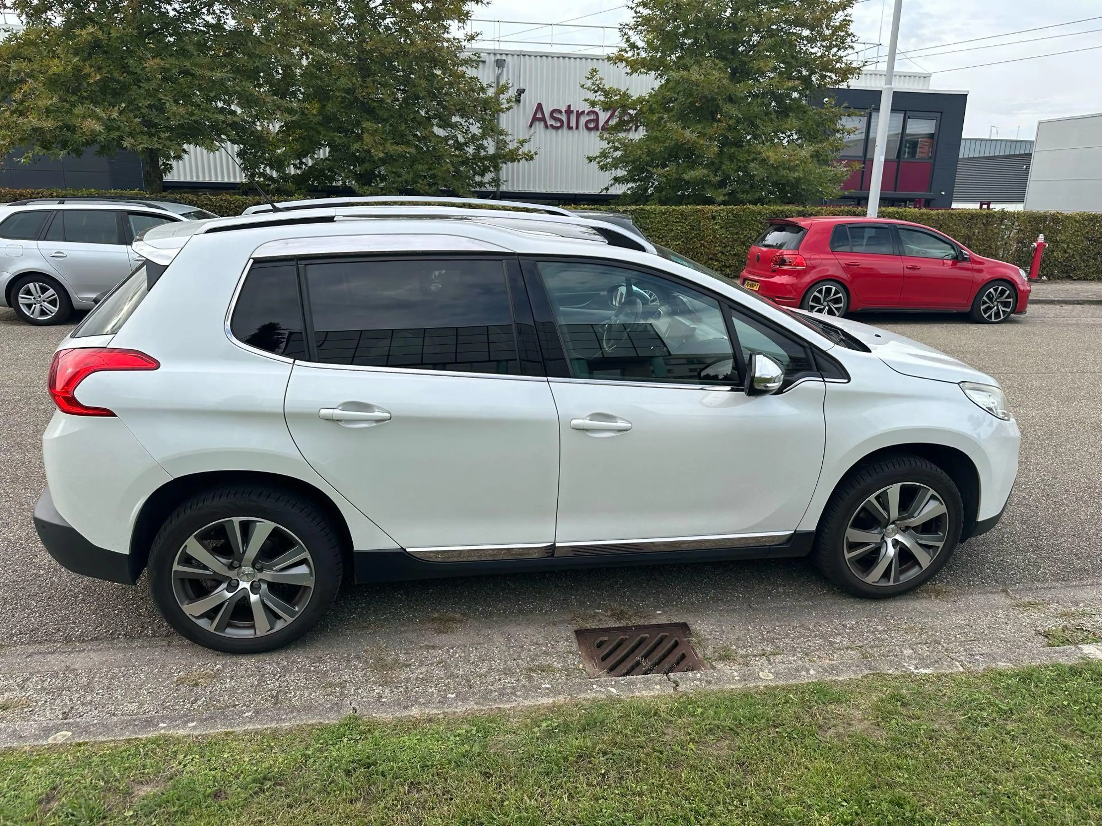 Peugeot 2008 1.6 VTi Féline / Panoramadak / Trekhaak — photo 12