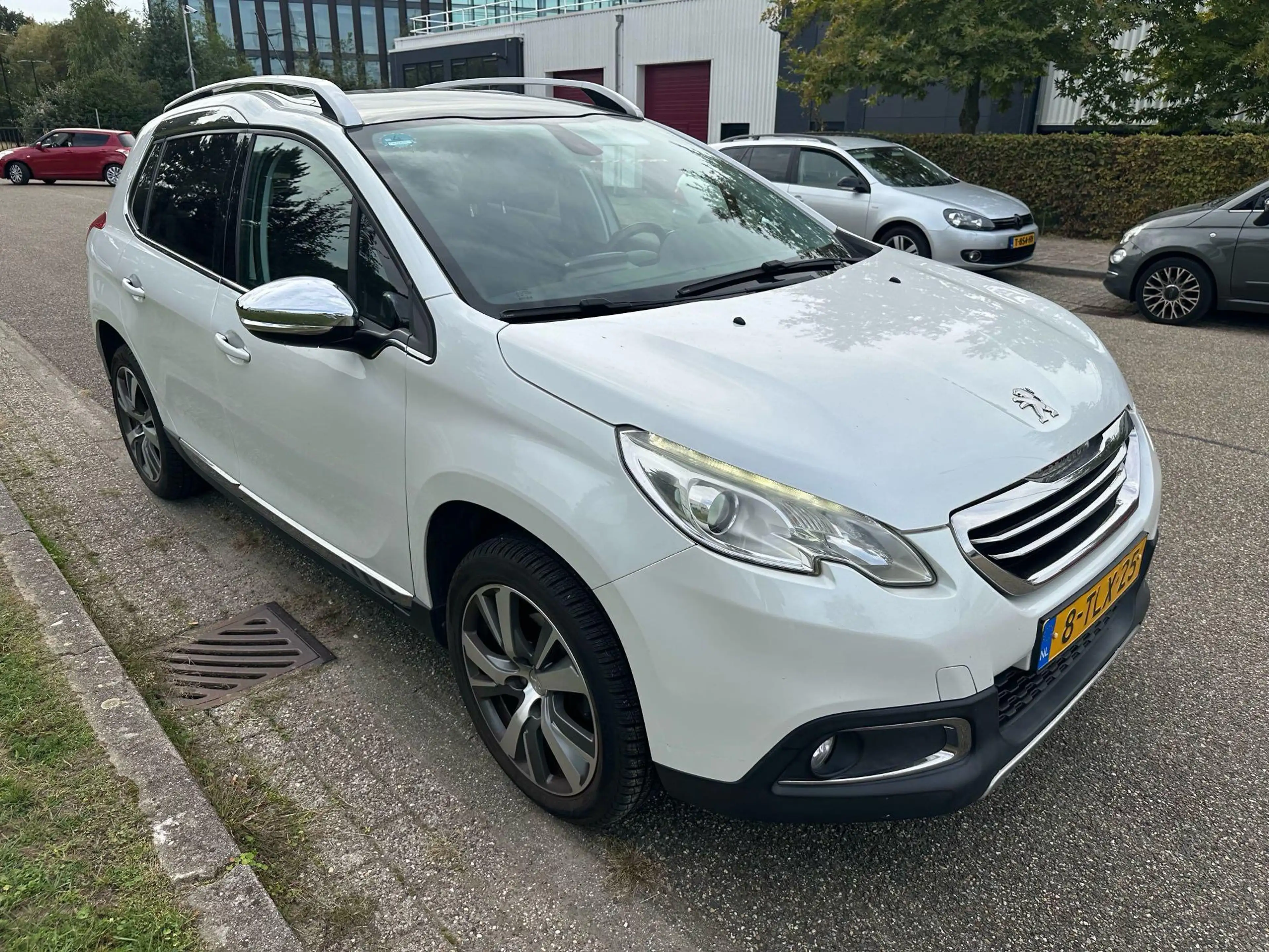 Peugeot 2008 1.6 VTi Féline / Panoramadak / Trekhaak — photo 5