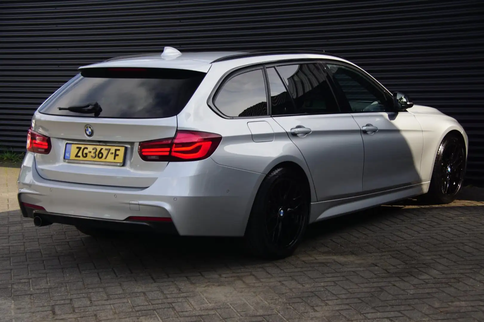 BMW 318 3-serie 318i M Sport | Pano | Led | Leder | Lane a Gris - 2
