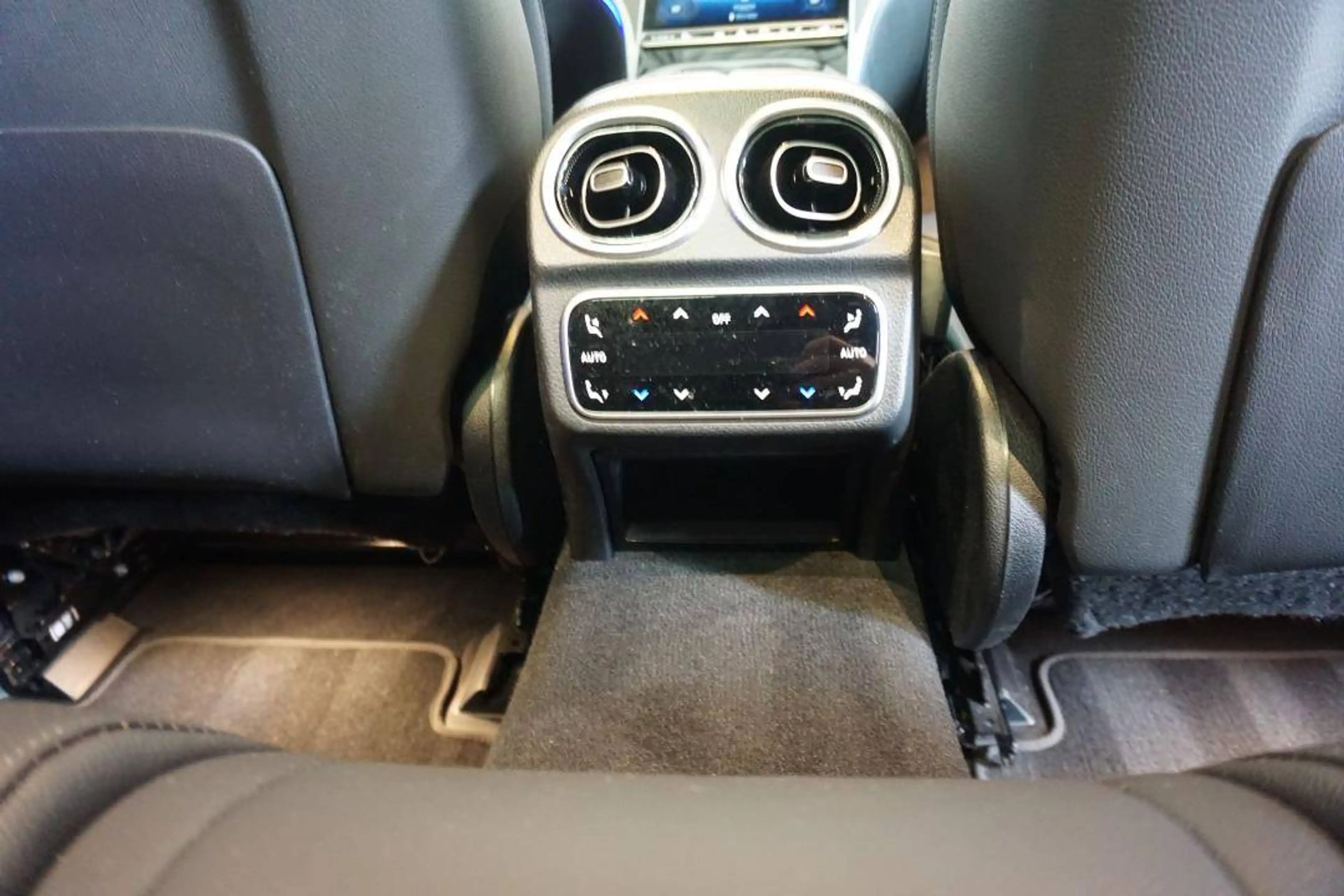 Mercedes-Benz C 300 C Break 300 d AMG Line — photo 11