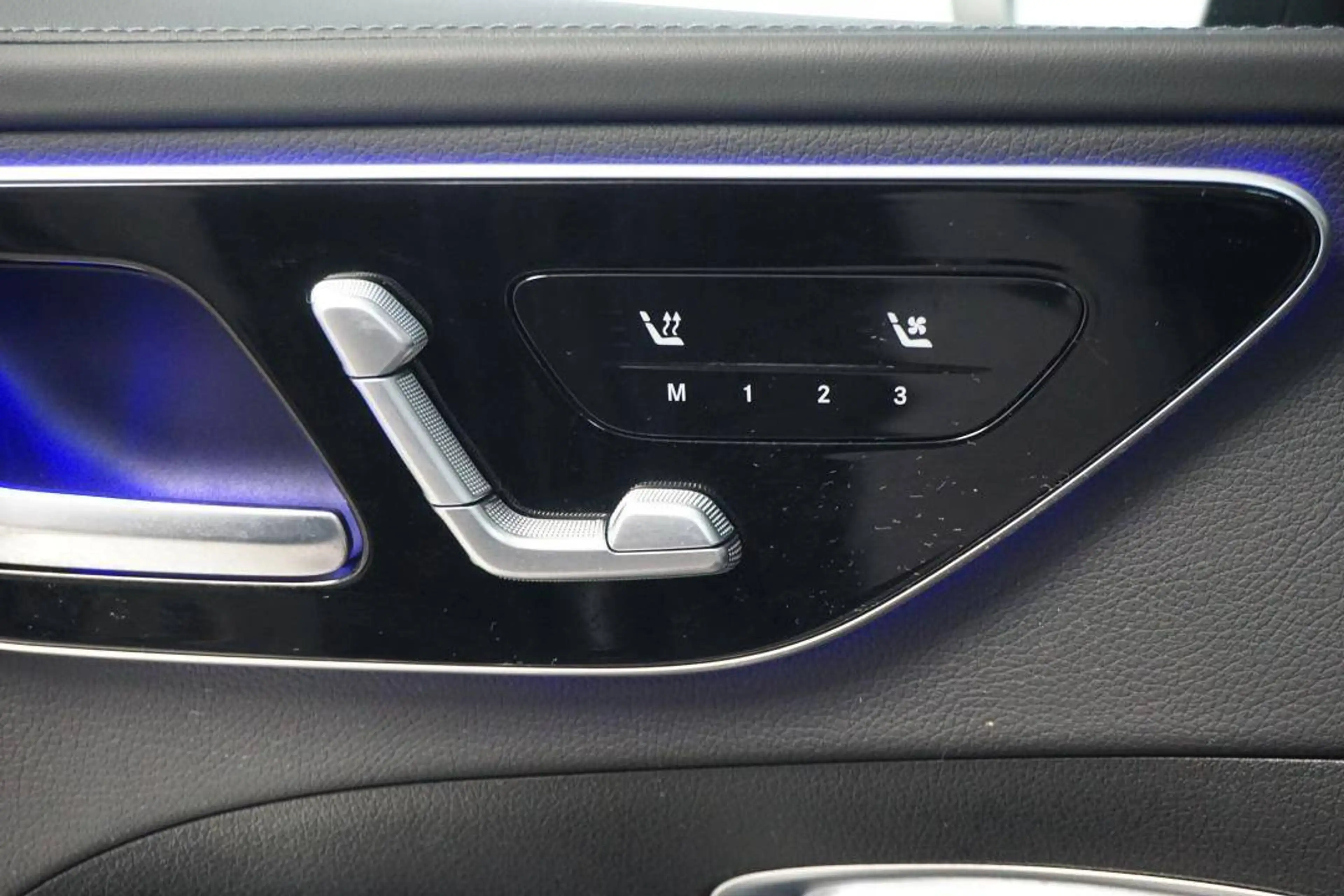 Mercedes-Benz C 300 C Break 300 d AMG Line — photo 7