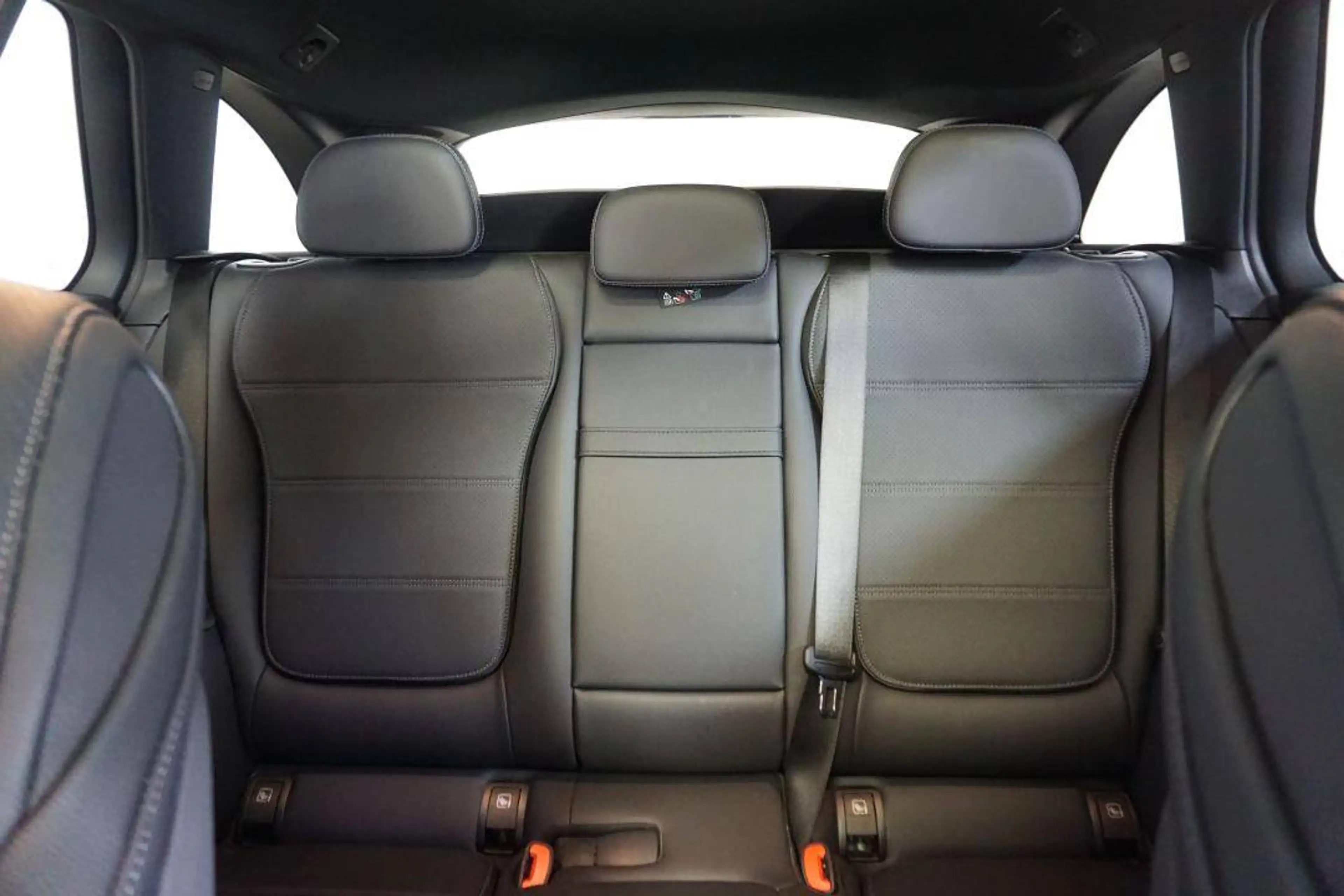 Mercedes-Benz C 300 C Break 300 d AMG Line — photo 13