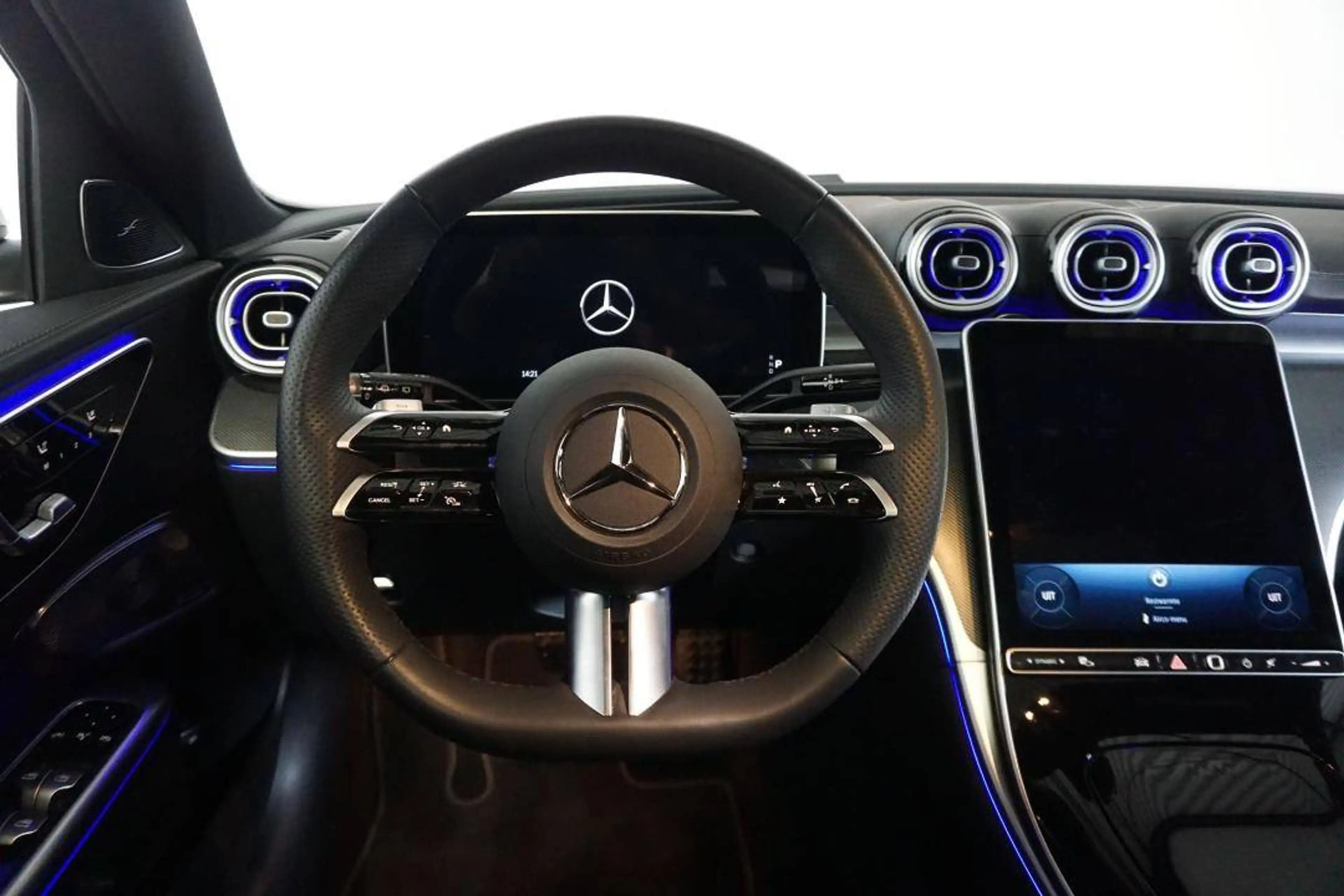 Mercedes-Benz C 300 C Break 300 d AMG Line — photo 5
