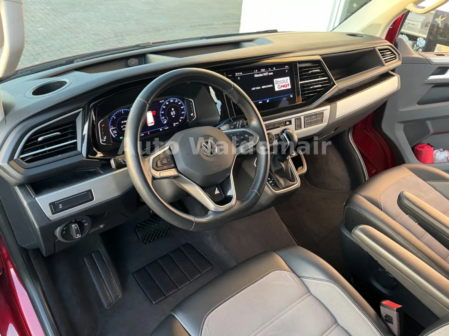 Volkswagen T6 Multivan T6.1 Multivan EDITION LED DAB Virtual Cockpit Rojo - 2