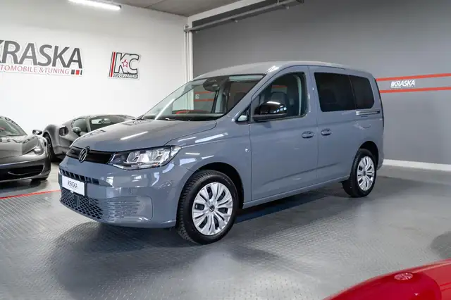 Volkswagen Caddy view 3