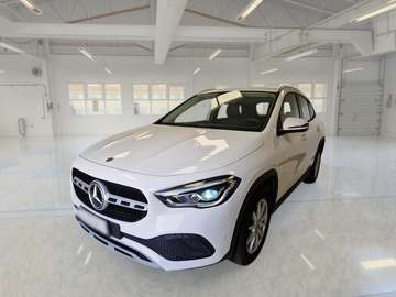 GLA 200 D AUTOMATIC BUSINESS EXTRA CROSSOVER