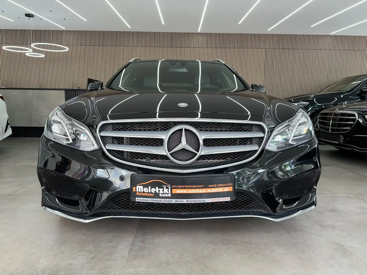 Mercedes-Benz E 220 CDI T BlueEfficiency AMG*HarmanKardon* Black - 2