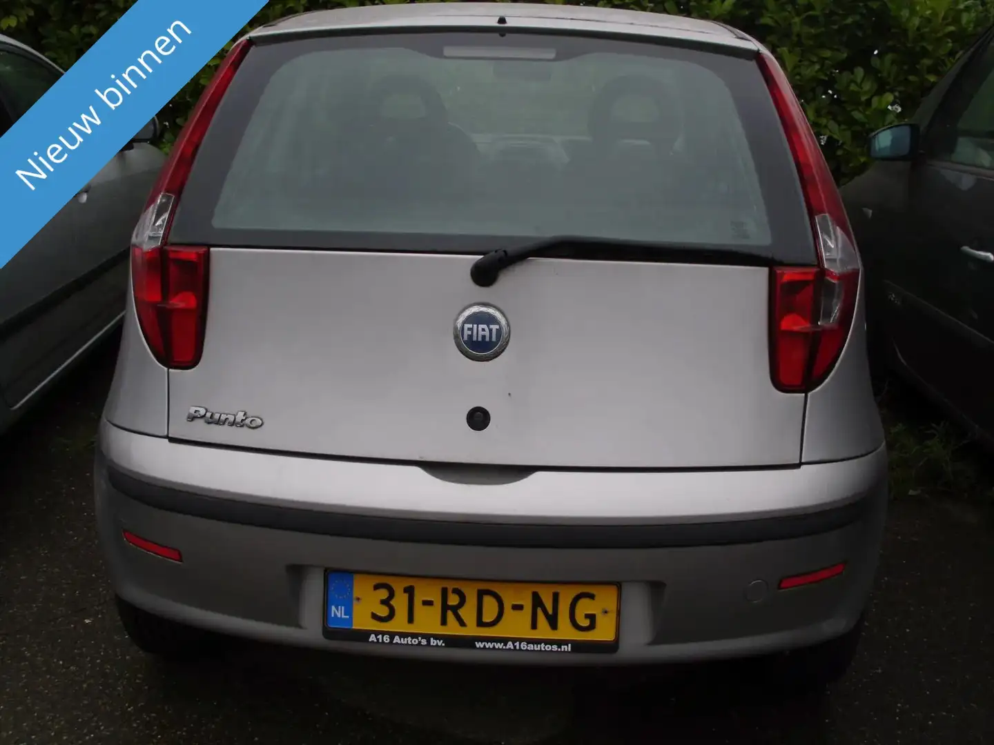Fiat Punto 1.2 Young Grijs - 1