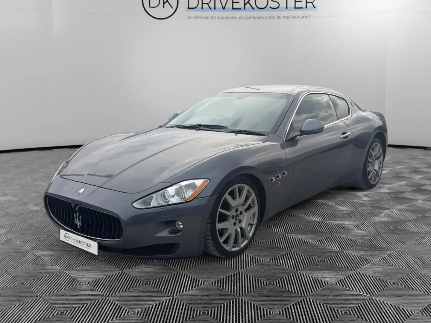 Maserati GranTurismo Granturismo 4.2i V8 - BVA COUPE . VOLANT A DROITE Gris - 1