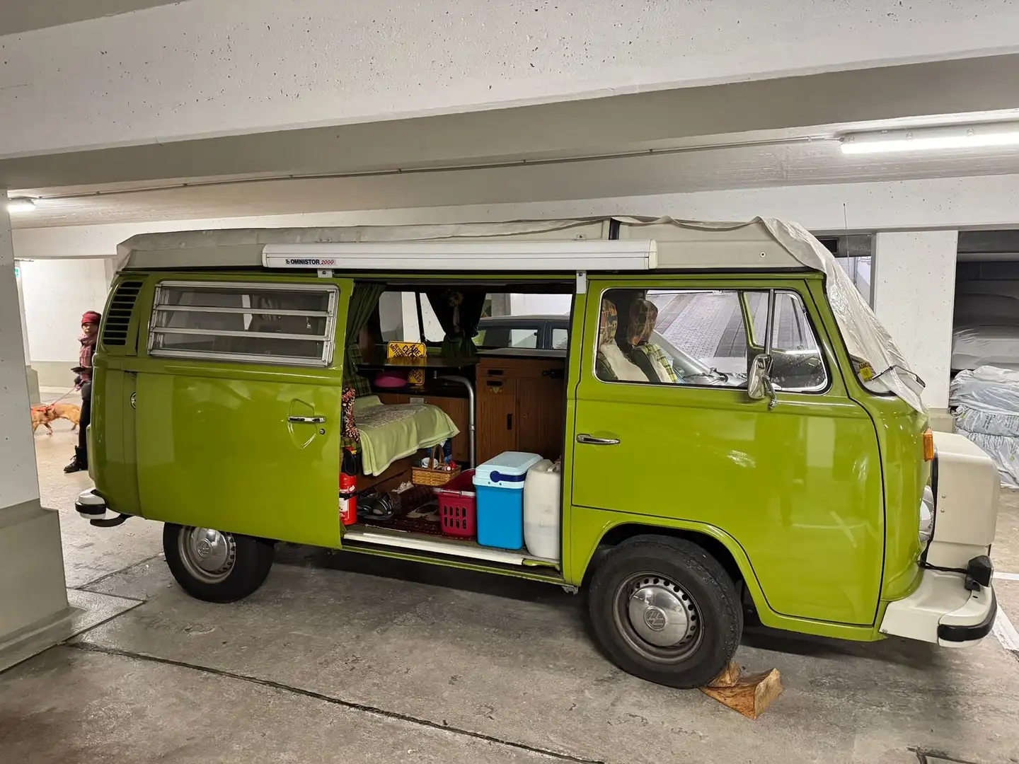 Volkswagen T2 Campingbus Verde - 1
