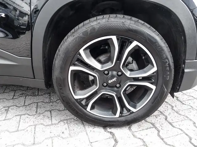 Jeep Avenger view 5