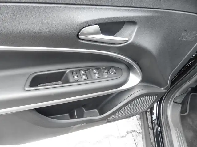 Jeep Avenger view 15
