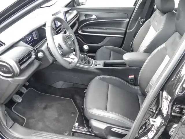Jeep Avenger view 14