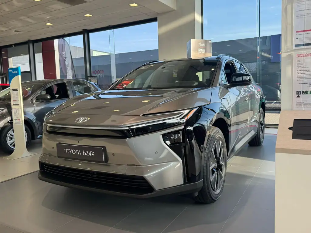 Toyota bZ4X 2025 из Европы — купить под ключ