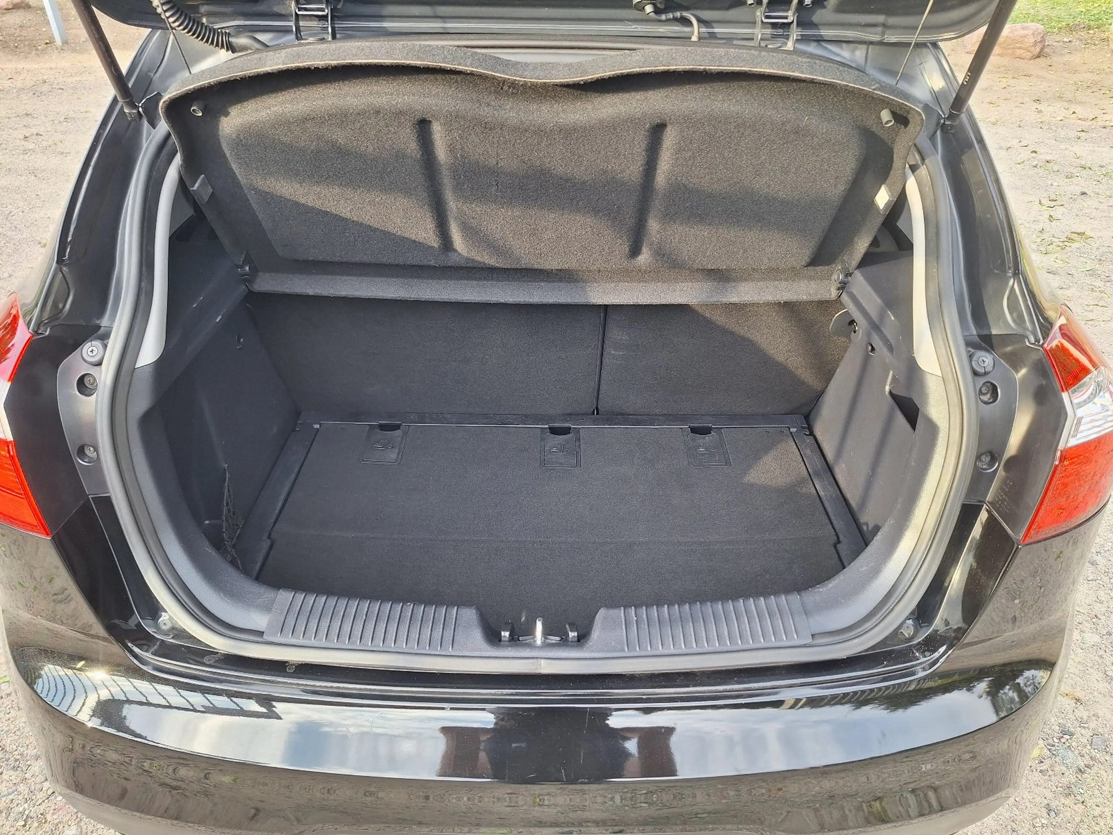 Kia Rio Edition 7 aus 2.deut.H. Insp. Tüv neu!! — photo 17