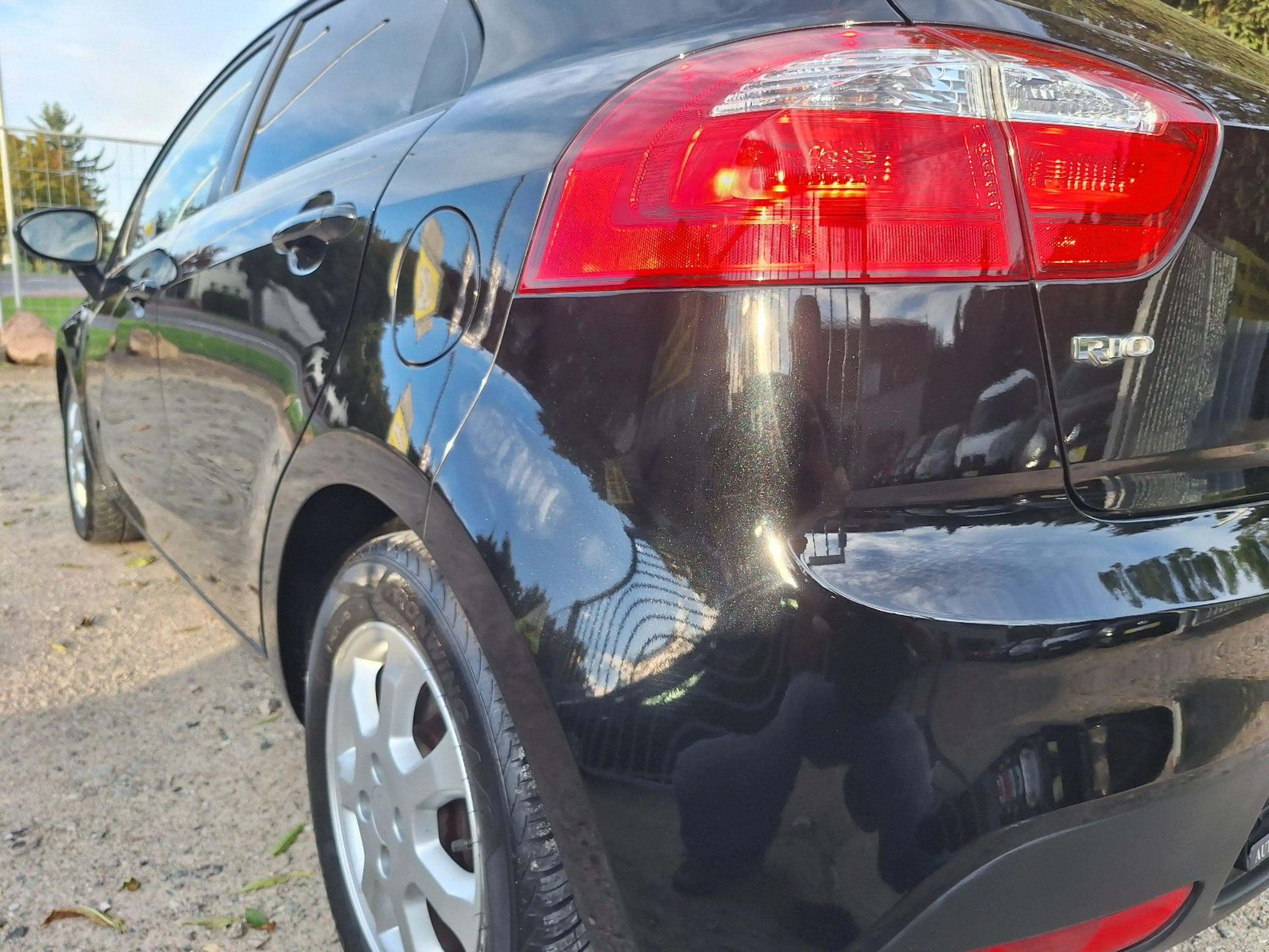 Kia Rio Edition 7 aus 2.deut.H. Insp. Tüv neu!! — photo 7