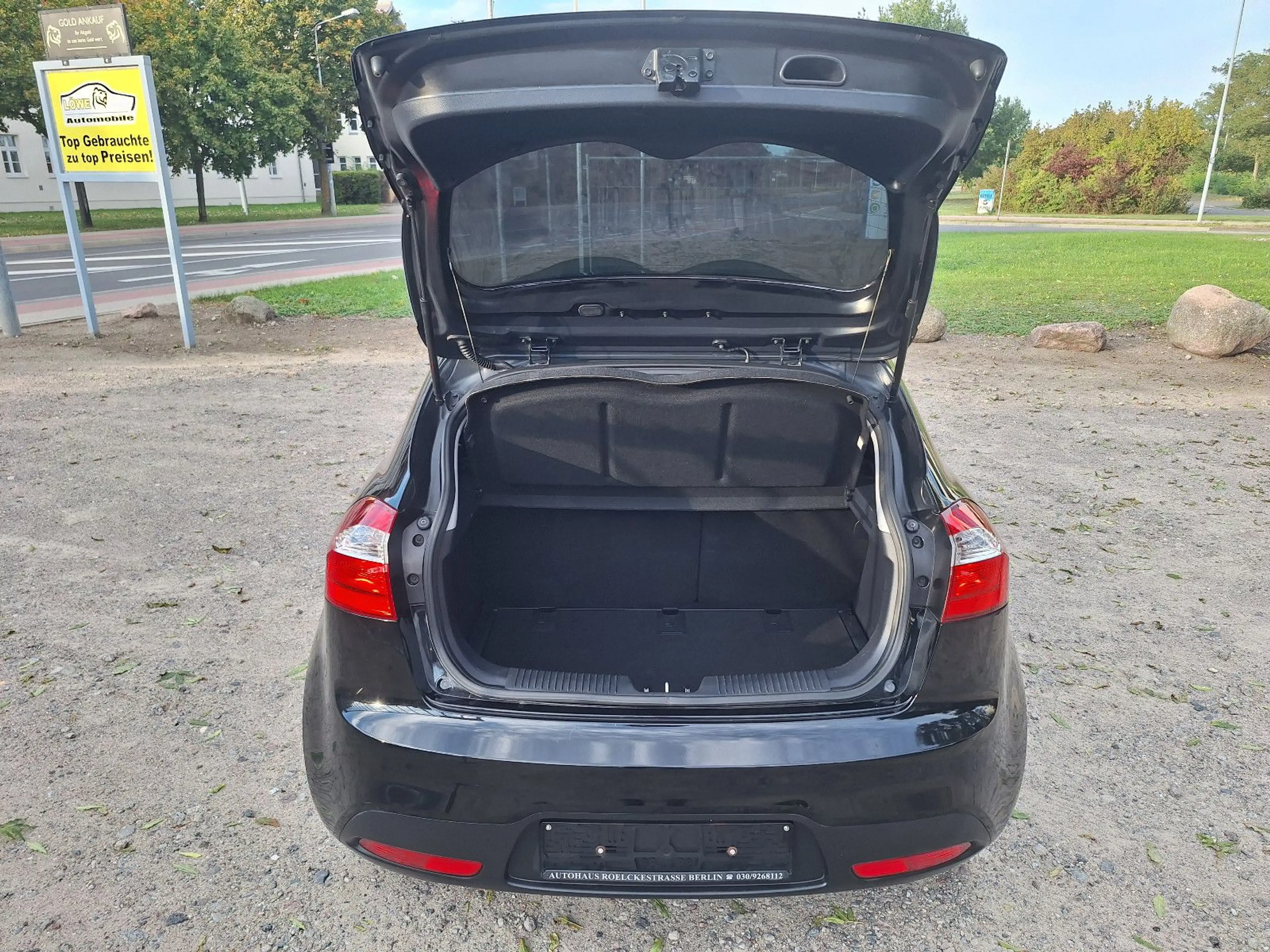 Kia Rio Edition 7 aus 2.deut.H. Insp. Tüv neu!! — photo 16