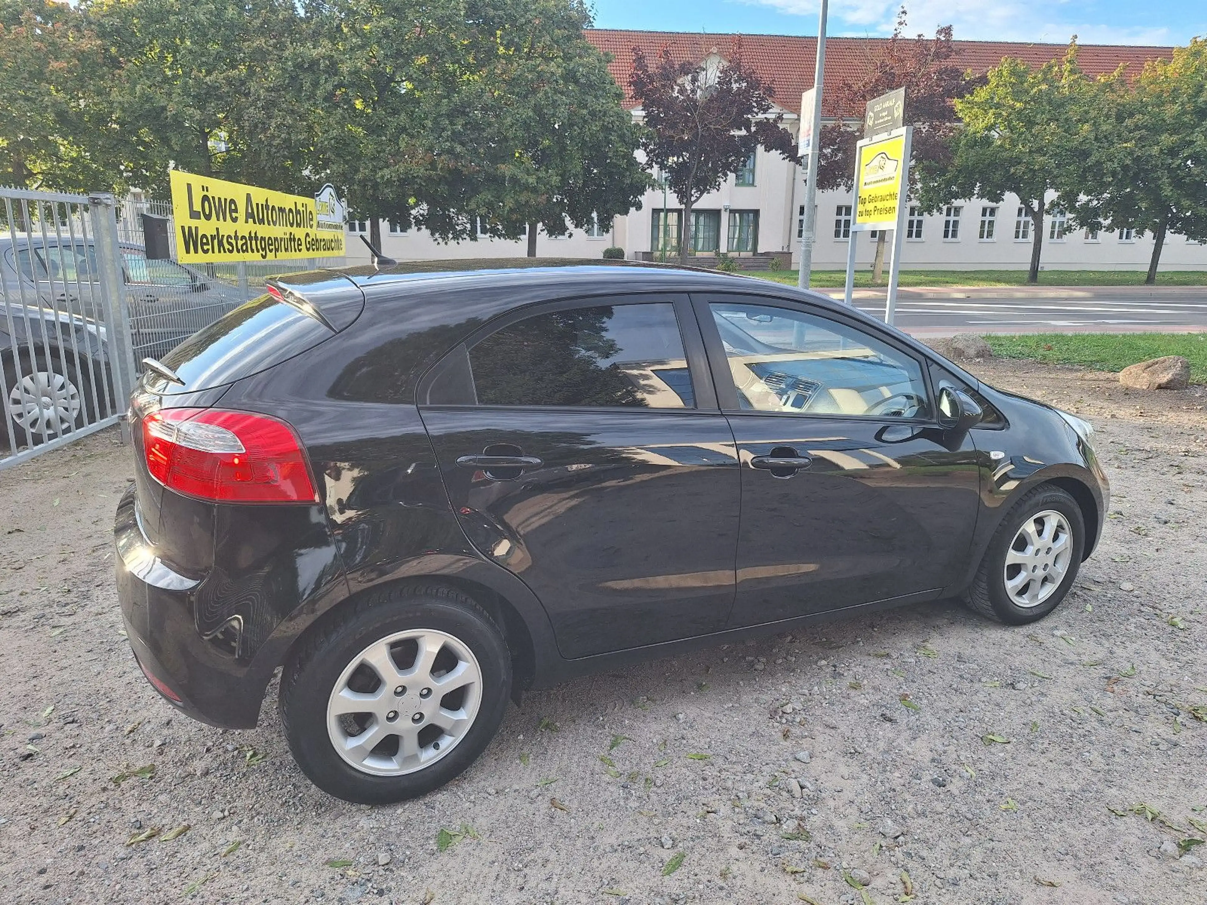 Kia Rio Edition 7 aus 2.deut.H. Insp. Tüv neu!! — photo 4