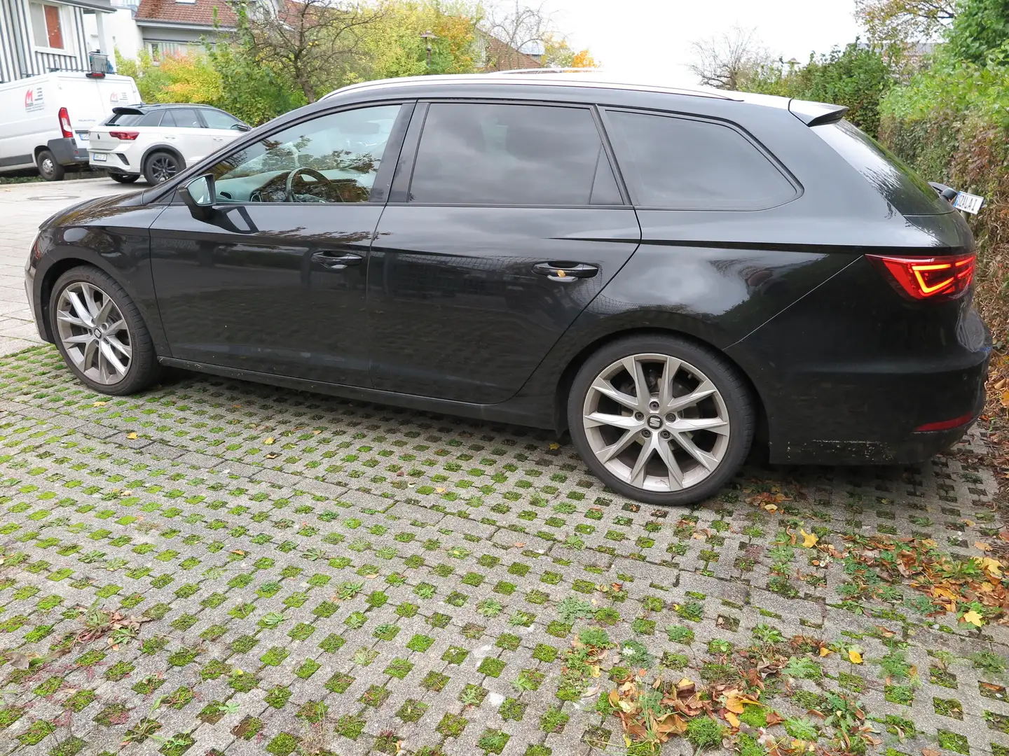 SEAT Leon Leon ST 2.0 TDI Start Schwarz - 1
