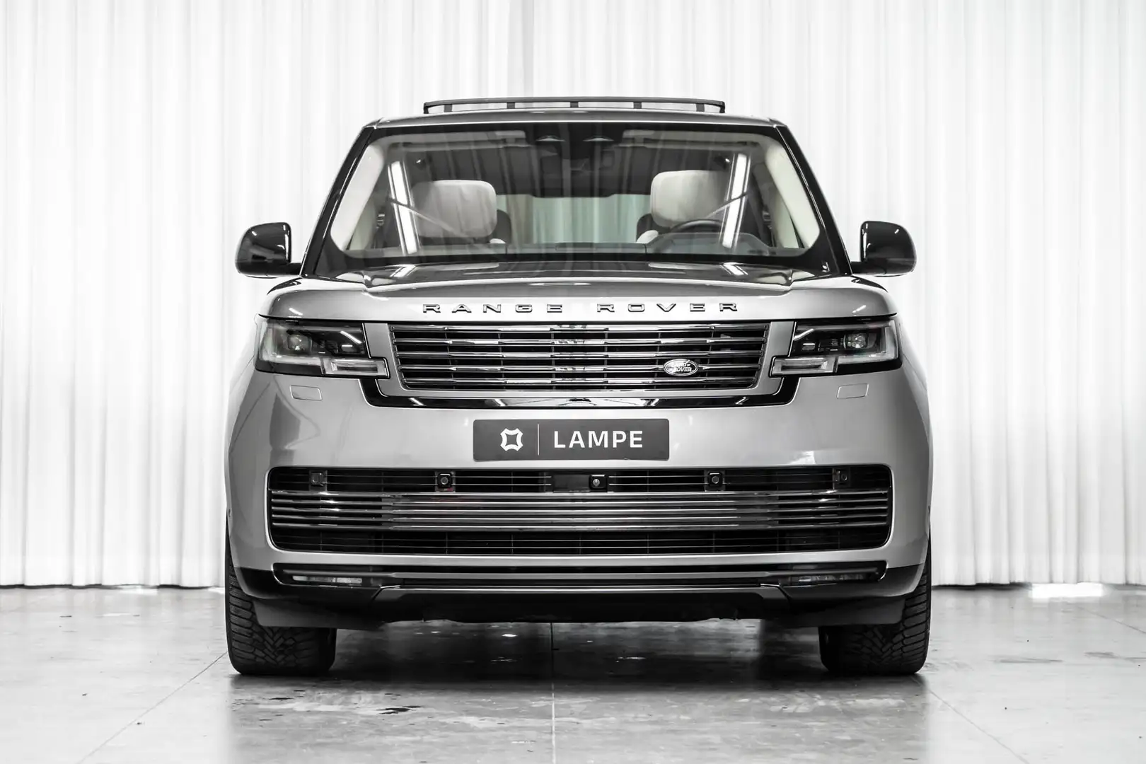 Land Rover Range Rover P510e Hybrid SV Massage Meridian 1.600W Pano Trekh Srebrny - 2