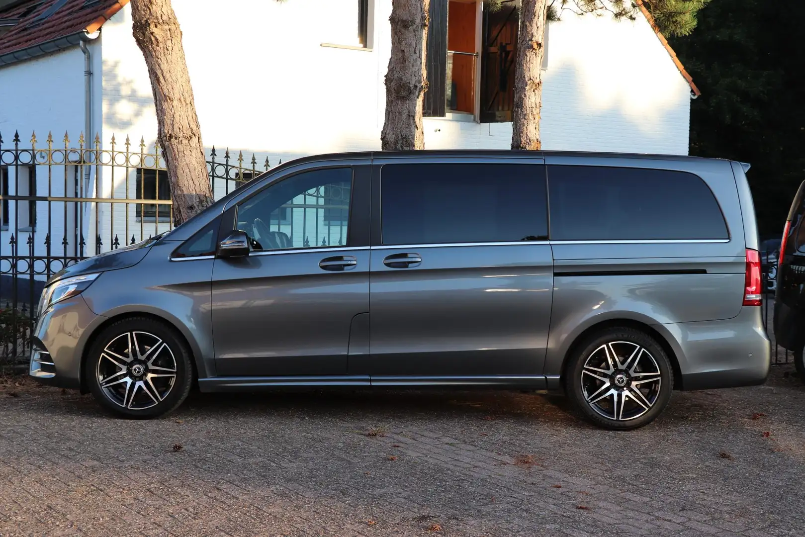 Mercedes-Benz V 300 300d Lang Avantgarde |Burmester |7 persoons |Trekh Grijs - 2