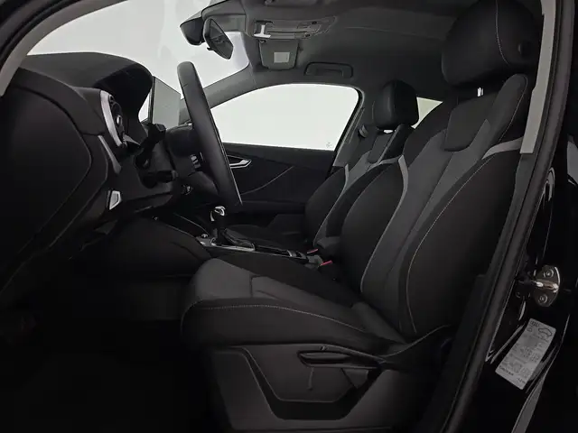 Audi Q2 view 10