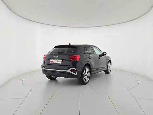 Audi Q2 view 5