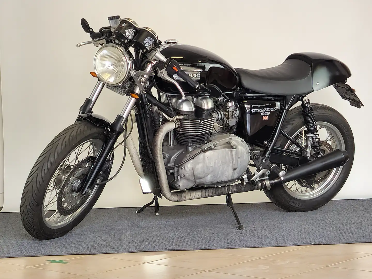 Triumph Thruxton Negru - 1
