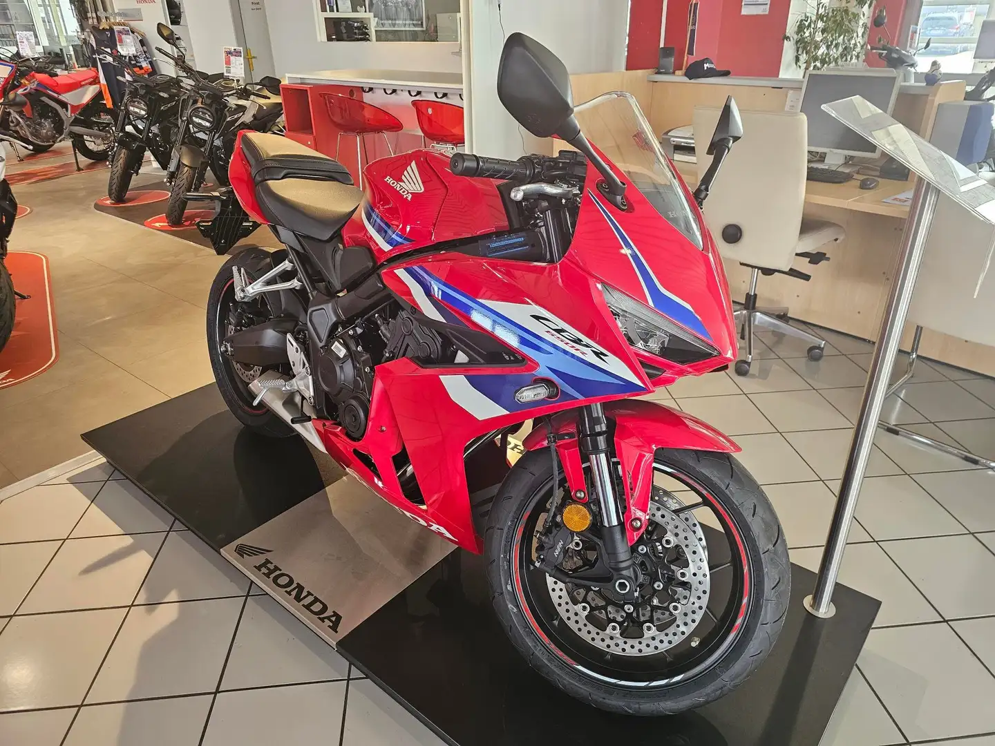 Honda CBR 650 R Rouge - 2