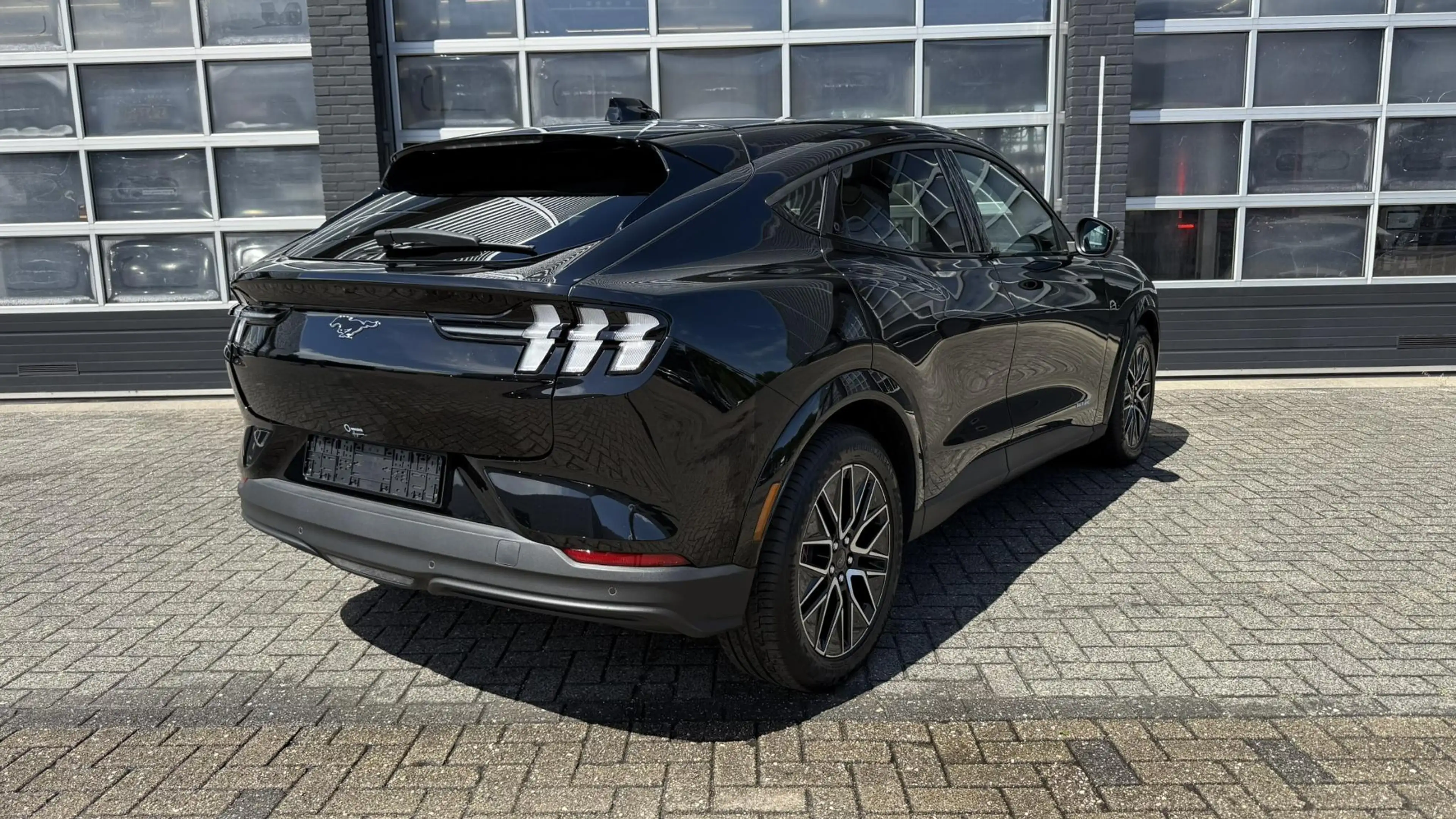 Ford Mustang Mach-E Extended Premium RWD 88 kWh €5.000,- Voordeel | Pa — photo 5