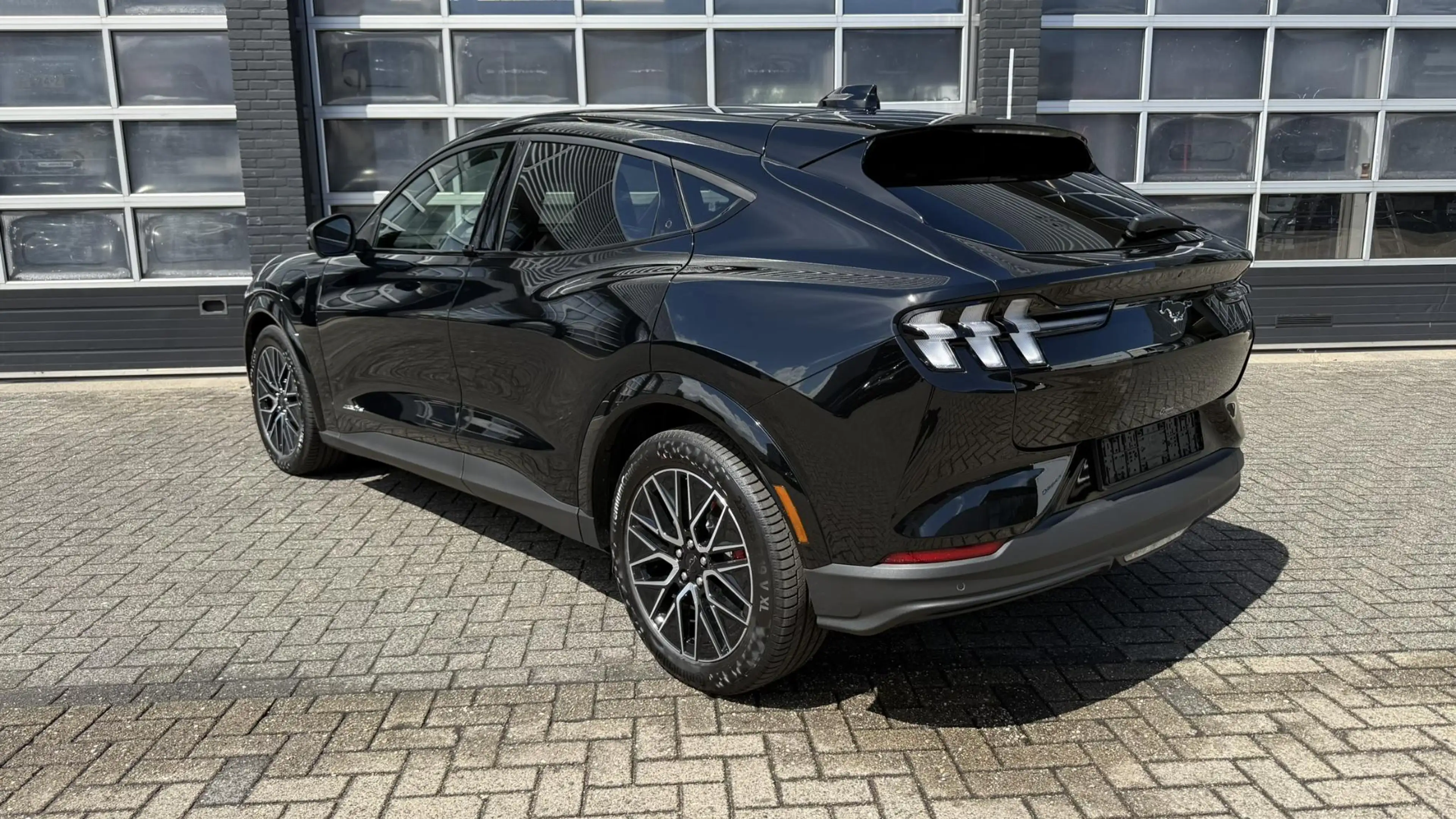 Ford Mustang Mach-E Extended Premium RWD 88 kWh €5.000,- Voordeel | Pa — photo 7