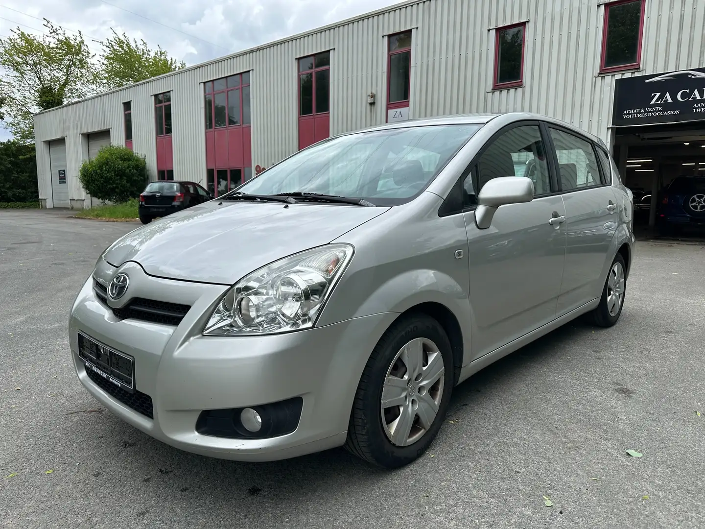Toyota Corolla Verso 1.8i VVT-i 16v Linea Sol Pack 7pl. Gris - 1
