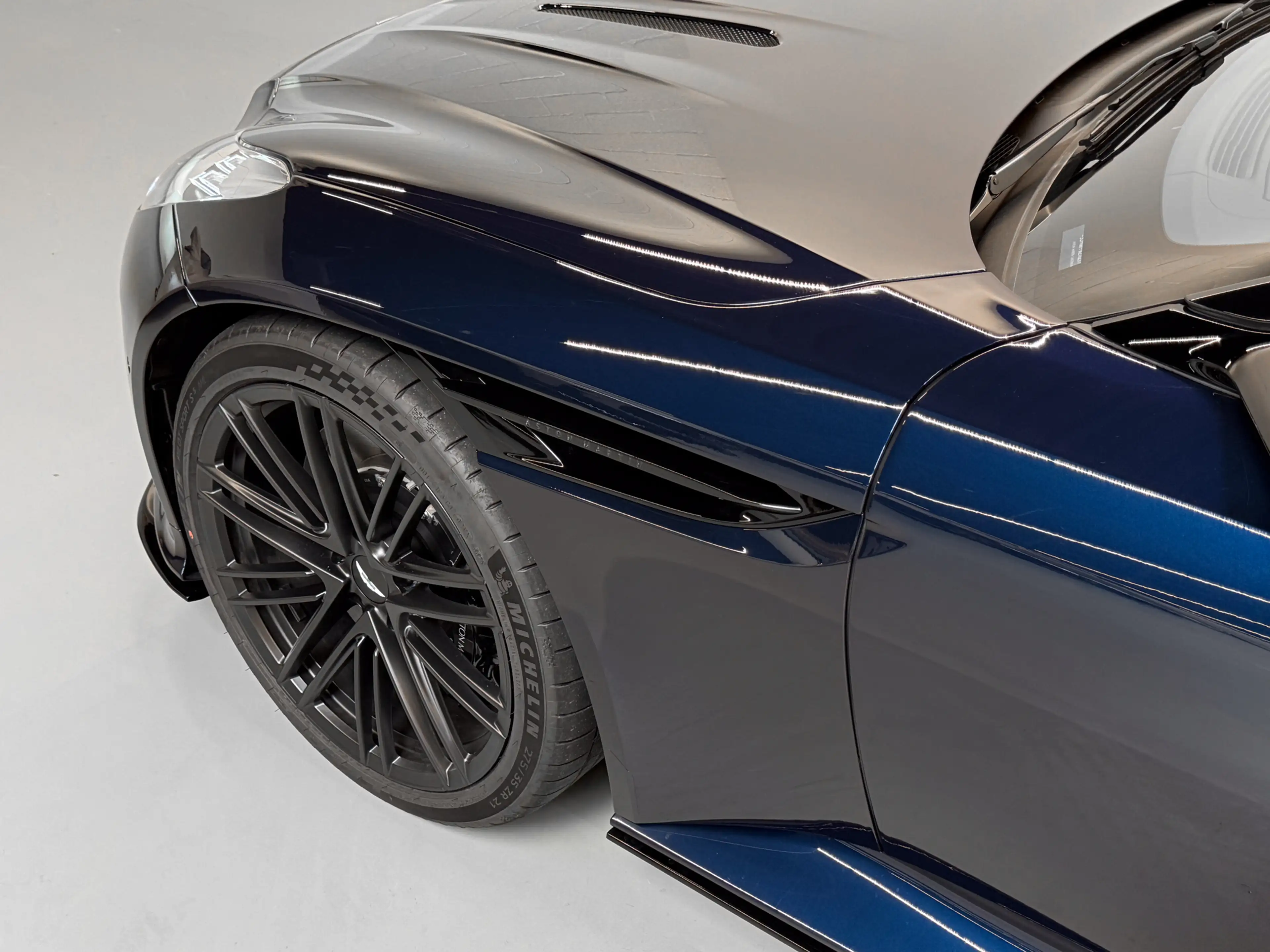 Aston Martin DB12 Coupe | Aston Martin Brussels — photo 9