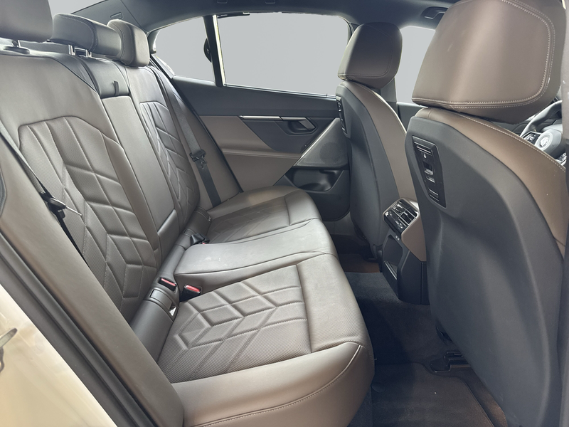 BMW 520 d Limousine*18"*LC Prof.*HUD*DAB*Pano*Adapt.LED*Dr — photo 10