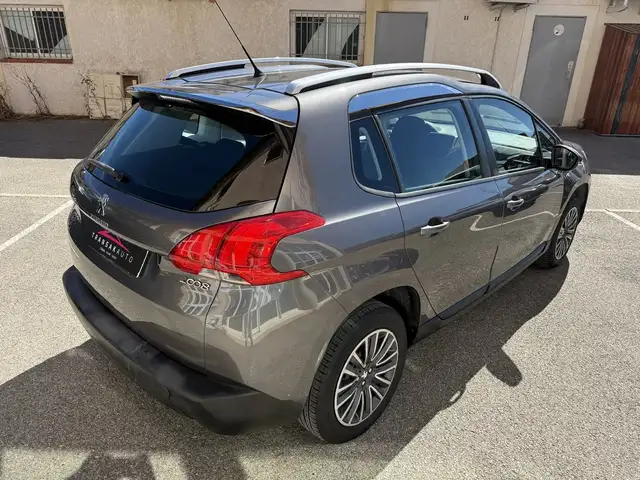 Peugeot 2008 view 5
